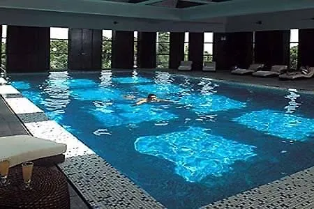 Mehood Lestie International Hotel Zhuhai Lovers Road Branch - Free Breakfast & Free Afternoon Tea & Free Midnight Snack 5*,