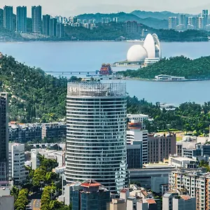 Hotel Crowne Plaza Center By Ihg - Offers Free One-way Shuttle To Chimelong Ocean Kingdom, Zhuhai