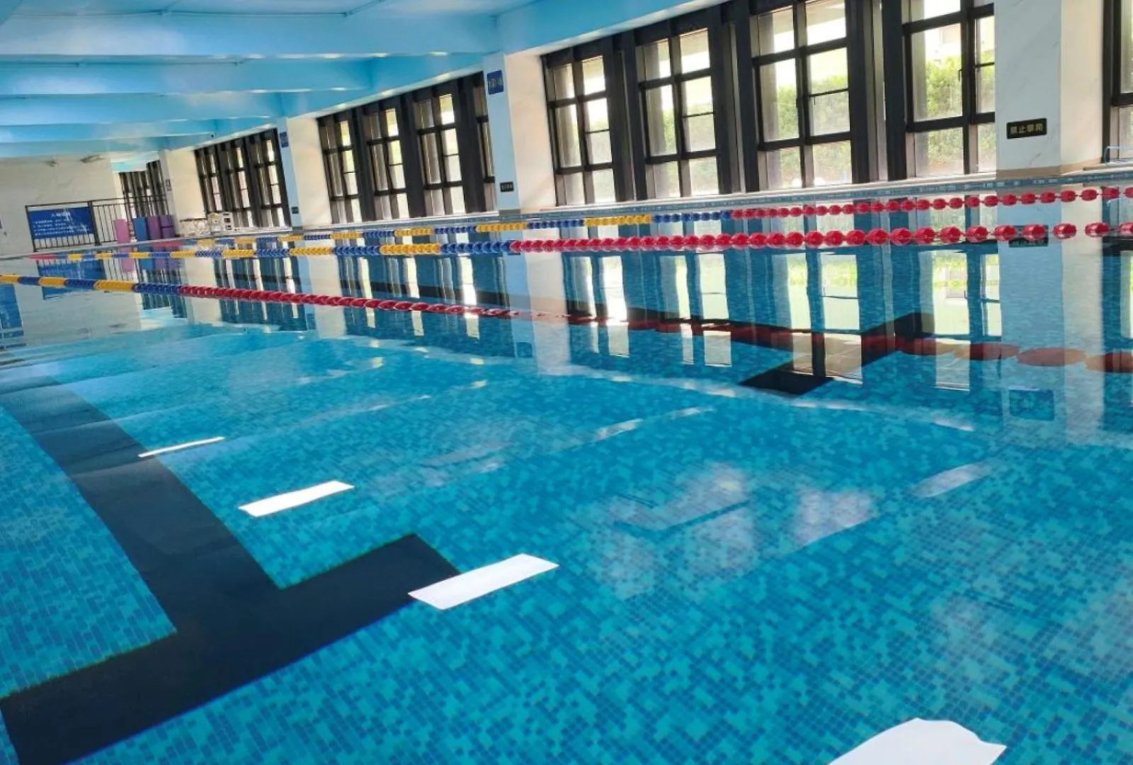 Mehood Lestie International Hotel Zhuhai Lovers Road Branch - Free Breakfast & Free Afternoon Tea & Free Midnight Snack 5*,